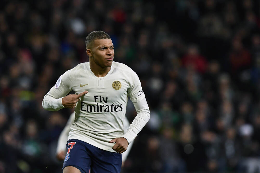 华为Mate 80快来了：全球首发麒麟9030 史上最强Mate旗舰